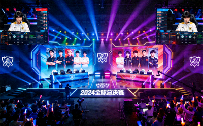 zoty中欧官方网站Logo - 深蓝色盾牌形状，内含足球与奖杯图标，代表体育竞技精神
